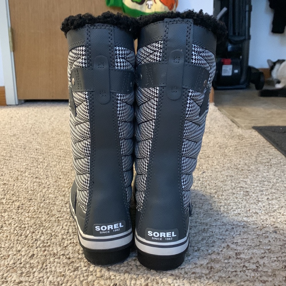 Sorel waterproof snow boots - Picture 4 of 5